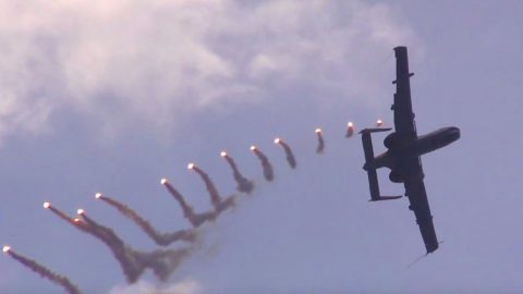 Speeding A-10 Pulls Off Insane Flare Maneuver – That Was Impressive | Frontline Videos