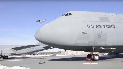 Inside The Gigantic C-5 Galaxy – Awesome Tour Of The Enormous Plane | Frontline Videos