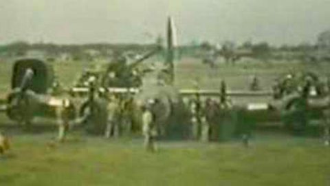 WWII Footage: Landing a B-17 Flying Fortress On Its “Belly” | Frontline Videos