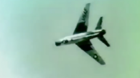 Bob Hoover’s F-100 Super Sabre Crash Landing | Frontline Videos