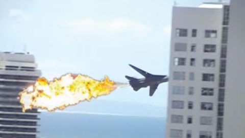 F-111’s Massive Dump & Burn Between City Buildings-Just Nuts | Frontline Videos