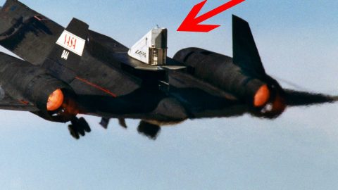 Rare Footage Of The One And Only SR-71 LASRE Refueling Midair | Frontline Videos