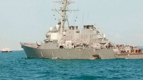 News | U.S. Destroyer Collides With Oil Tanker In South China Sea | Frontline Videos