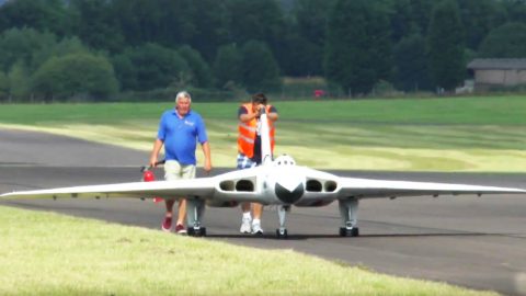 Large RC Vulcan Has A Mid-Flight Engine Fire | Frontline Videos