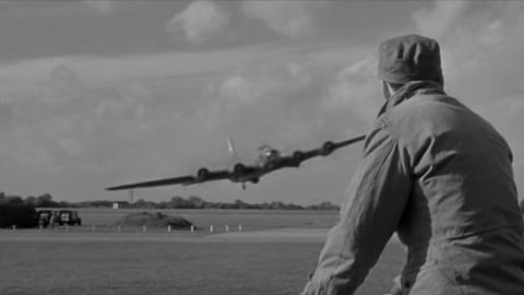 B-17 Pilot Takes Aircraft Low To The Ground During Flyby | Frontline Videos