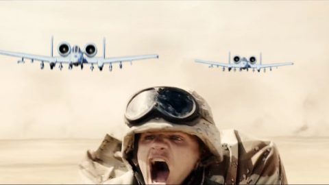 Try To Spot The Embarrassing A-10 Mistake In This ‘Jarhead’ Scene | Frontline Videos