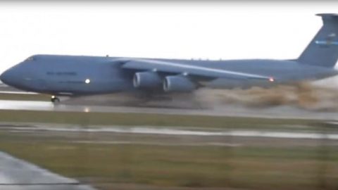 Torrential Rains Pound Airfield – Now Gigantic C-5 Galaxy Has To Takeoff | Frontline Videos