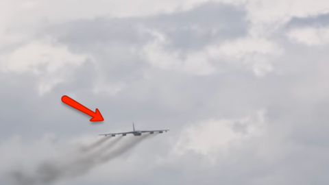 B-52H Stratofortress Comes Down Hard, Fast And Low – Damn, That’s Loud! | Frontline Videos