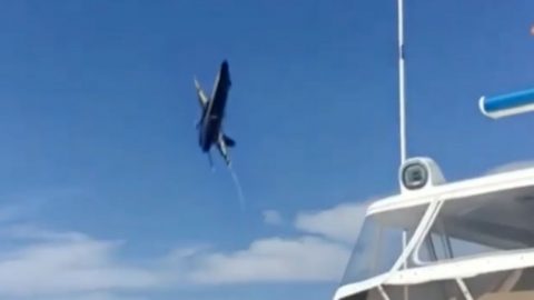 New Video Proves Watching Blue Angels From A Boat Is The Best Way To Go | Frontline Videos