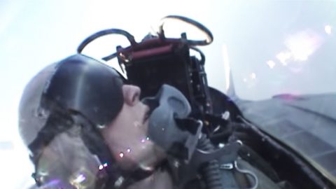 F-14 Tomcat Hi-Speed Low-Level Maneuvers | Frontline Videos