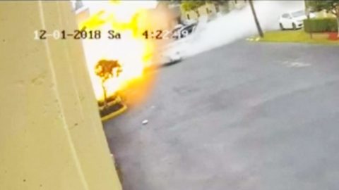 Security Camera Just Captured Small Plane Crashing Into Children’s Therapy Center | Frontline Videos