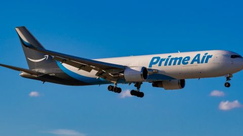 Amazon Cargo Plane Crashes Near Houston – 3 Dead | Frontline Videos